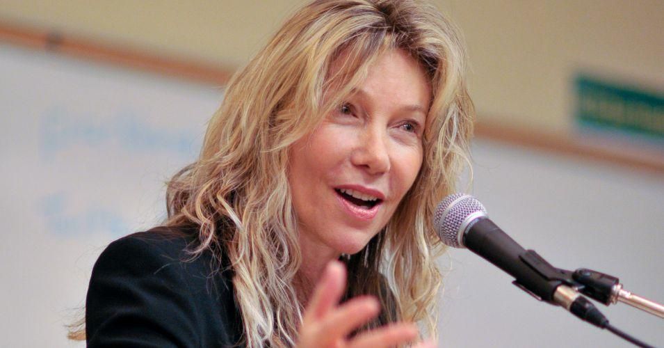 "A lot of people recognize that a lot of the oilsands oil may have to stay in the ground if we're going to meet our climate change targets," Linda McQuaig, a candidate with the New Democratic Party (NDP) in Toronto, said during a Friday panel discussion. (Photo: Mark Hill/cc/flickr)