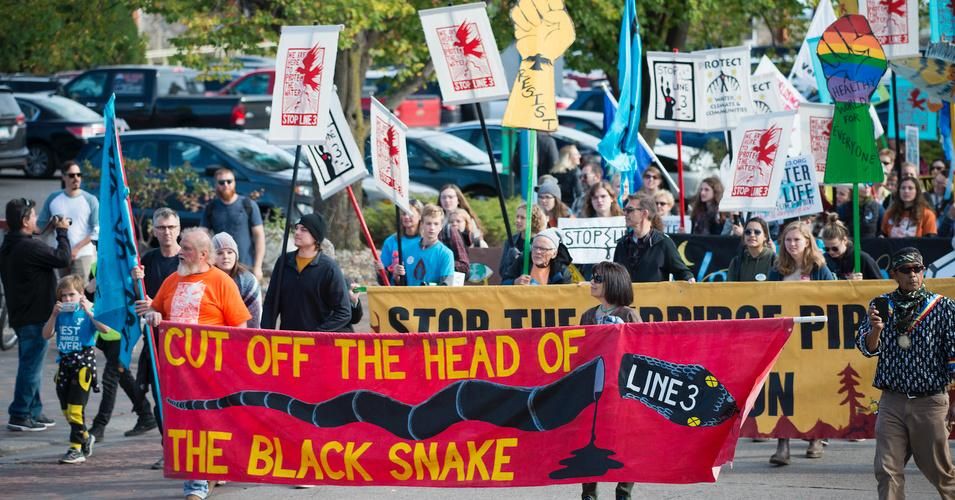 Protesters march in a demonstration against the Line 3 pipeline extension in Duluth, Minnesota on September 27, 2019. (Photo: Fibonacci Blue/Flickr/cc)