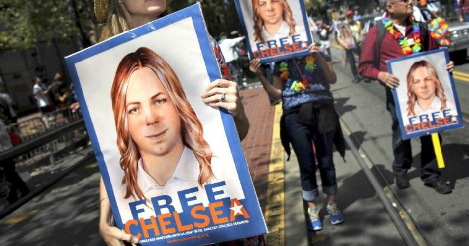 A rally for Chelsea Manning. (Photo: Reuters)