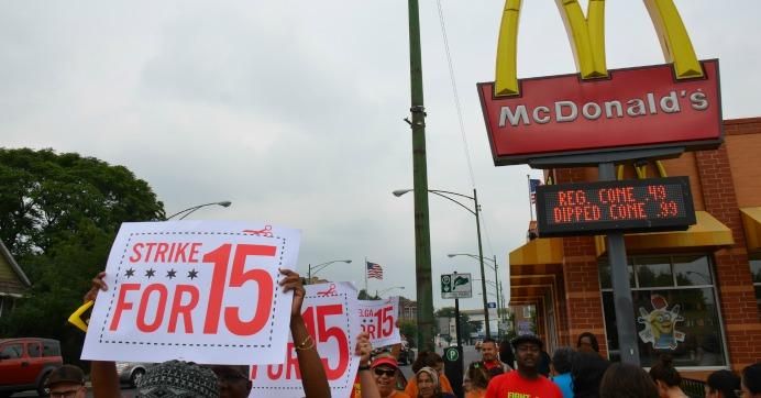 McDonald's workers strike for fair wages. (Photo: Steve Rhodes/cc/flickr)