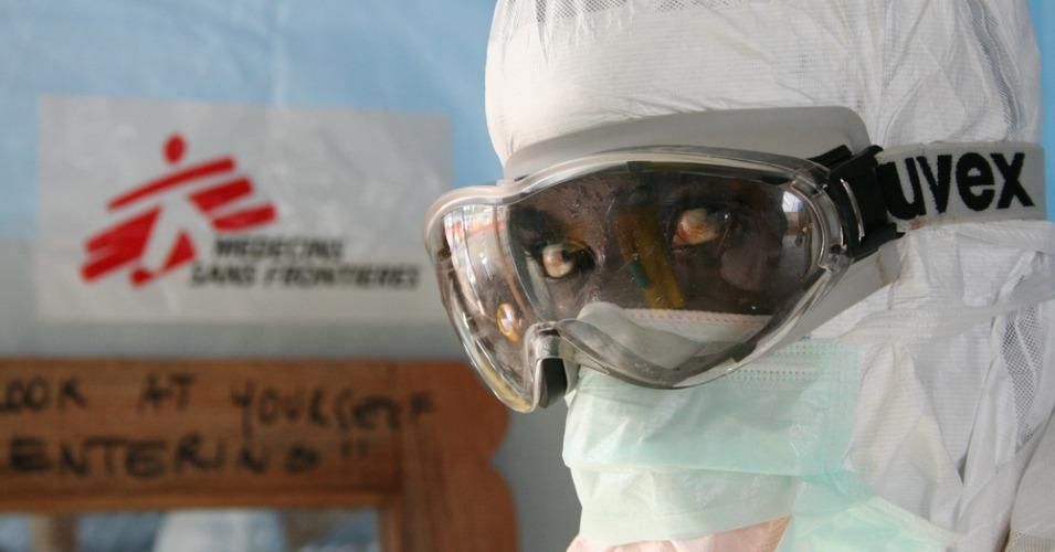 Doctors Without Borders staff member at the Ebola treatment Center in Monrovia. (Photo: Caroline Van Nespen/MSF)