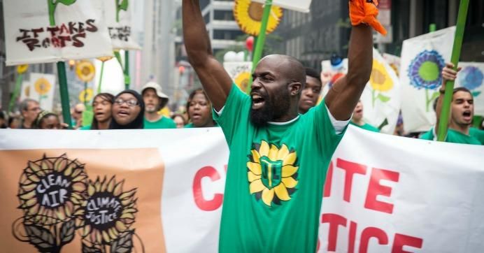Demonstrators march during the Peoples Climate March on Sept. 21, 2014. (Photo: Annette Bernhardt/flickr/cc) 