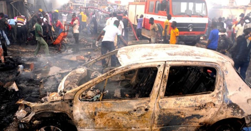 The scene of a car bomb in Jos, Nigeria in May 2014. (Photo: Diariocritico de Venezuela/flickr/cc)