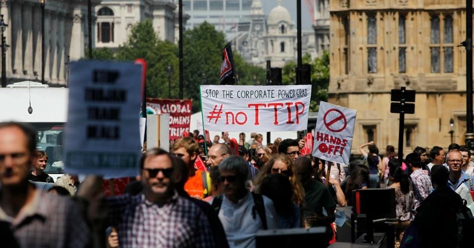 London protesters take part in a day of action against the TTIP in July 2014. (Photo: Global Justice Now/cc/flickr)