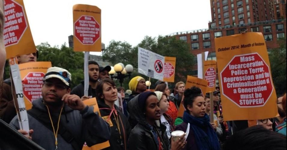 Protesters march on October 22, 2014 in New York City. (Photo: Twitter/YourAnonGlobal)