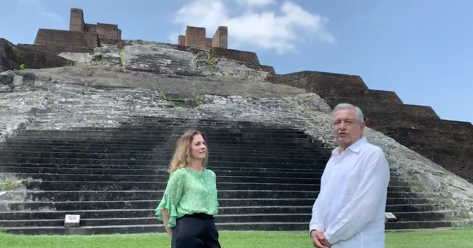 Mexican President Andrés Manuel López Obrador and his wife Beatriz Gutiérrez Müller standing in front of ruins in Comacalco, Tabasco.