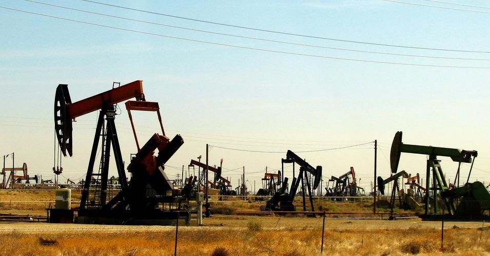 Oil pumps in California