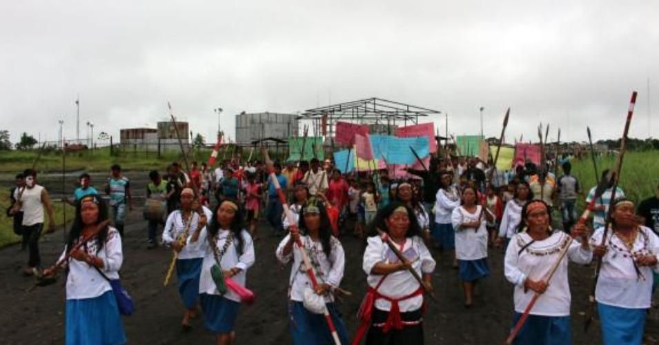Peruvian indigenous groups took control of an airport near an oil block in the Amazon on Monday. (Photo: Andrew Miller/Twitter)