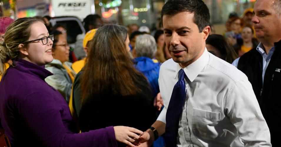 Democratic presidential hopeful South Bend, Indiana Mayor Pete Buttigieg greets campaign volunteers before departing a rally outside the Reading Terminal Market in Center City Philadelphia, PA, on October 20, 2019 (Photo: Bastiaan Slabbers/NurPhoto via Getty Images)