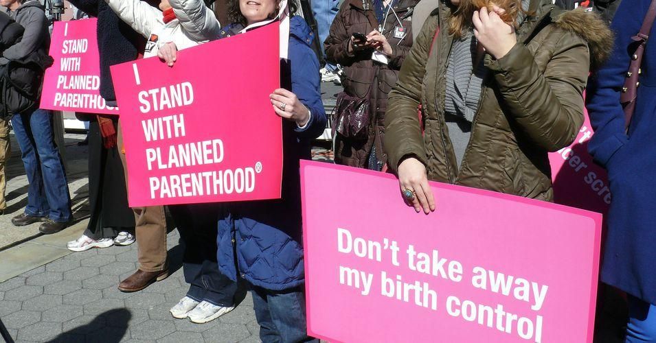 Guttmacher Institute analysis finds that "for women in many areas of the country, losing Planned Parenthood would mean losing their chosen provider—and the only safety-net provider around." (Photo: Charlotte Cooper/cc/flickr)