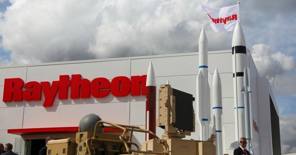 Missiles stand at a Raytheon installation during the Farnborough International Airshow in Farnborough, England, in July 2018. (Photo: Simon Dawson/Bloomberg via Getty Images)