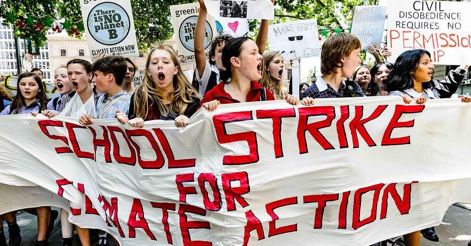 Students in Melbourne, Australia, strike for climate in November 2018. 