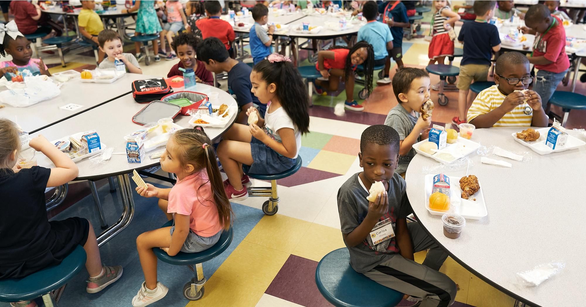 In this pre-pandemic photo, children eat lunch in the cafeteria at East Brainerd Elementary School in Chattanooga, Tennessee on October 2, 2019. (Photo: The Washington Post via Getty Images) 