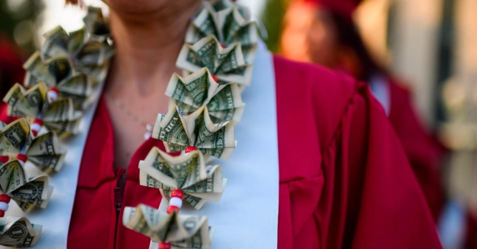 This graduate of Pasadena City College is one of nearly 46 million borrowers in the U.S. weighed down by $1.7 trillion in student loan debt. (Photo: Robyn Beck/AFP via Getty Images)