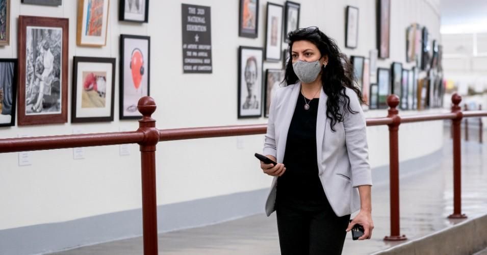 Rep. Rashida Tlaib (D-Mich.) wears a protective mask while walking through the Canon Tunnel to the U.S. Capitol on January 12, 2021 in Washington, D.C. (Photo: Stefani Reynolds/Getty Images)