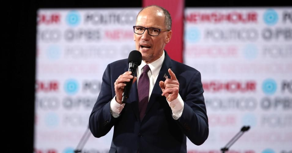 Democratic National Committee chairman Tom Perez speaks to the audience ahead of the Democratic presidential primary debate at Loyola Marymount University on December 19, 2019 in Los Angeles, California. (Photo: Justin Sullivan/Getty Images)