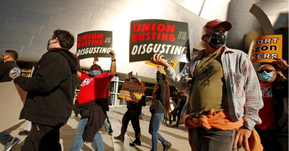 Organized labor advocates rallied in downtown Los Angeles on March 22, 2021 in solidarity with Amazon workers amid their historic unionization vote in Bessemer, Alabama. (Photo: Al Seib/Los Angeles Times via Getty Images)