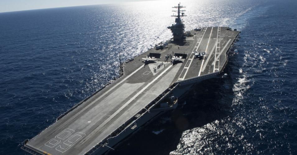The aircraft carrier USS Nimitz, one of the world's largest battleships, will remain in the Persian Gulf, the Pentagon announced on Sunday, January 3, 2021. (Photo: Photo 12/Universal Images Group via Getty Images)