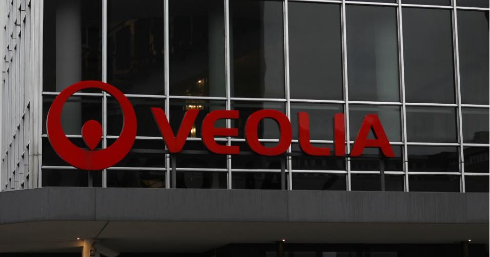 A Veolia sign is seen on December 14, 2020 in Hamburg, Germany. (Photo: Jeremy Moeller/Getty Images)