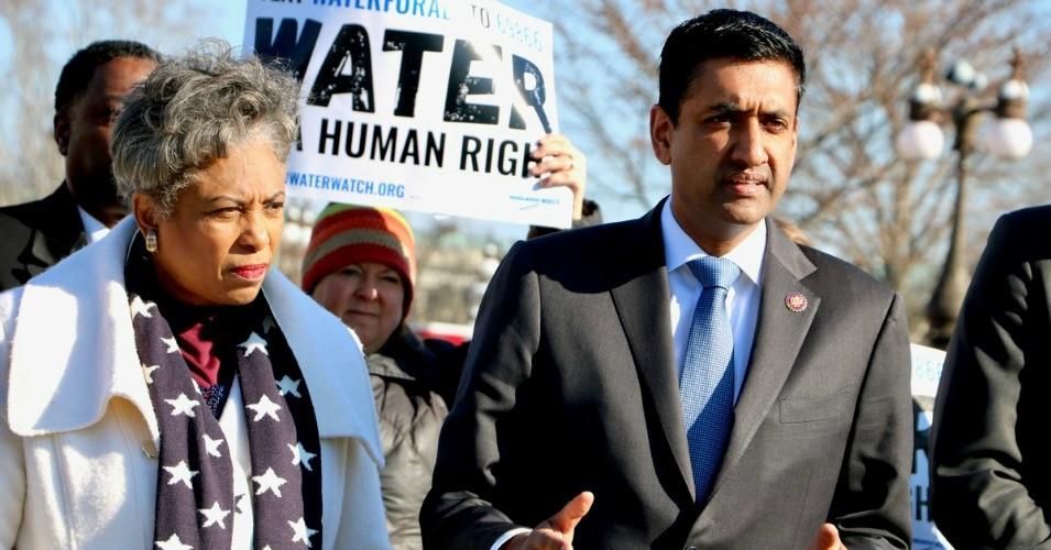 Reps. Brenda Lawrence (D-Mich.) and Ro Khanna (D-Calif.), seen here in 2019, are among the progressive lawmakers who introduced the WATER Act of 2021 on Thursday. 