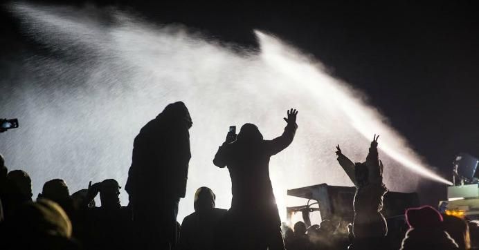 Water cannons blast Dakota Access Pipeline protestors in North Dakota