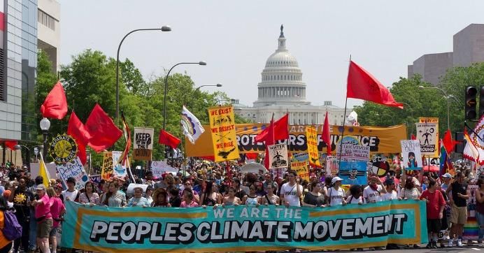 An estimated 200,000 people took part in the April 29, 2017 climate march in Washington, D.C.. (Photo: Mark Dixon/cc/flickr)