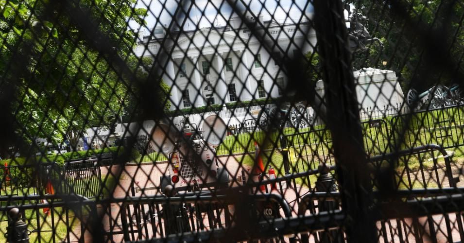 The White House is seen on June 5, 2020 through several layers of security fencing and barricades that were erected amid demonstrations over the police killing of George Floyd in Minneapolis in late May. (Photo: Mandel Ngan/AFP via Getty Images)