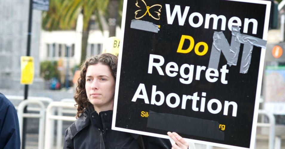 Advocates say the pro-choice movement is losing because "we act like losers who are truly, deeply sorry." (Photo: Dave Fayran/cc/flickr) 