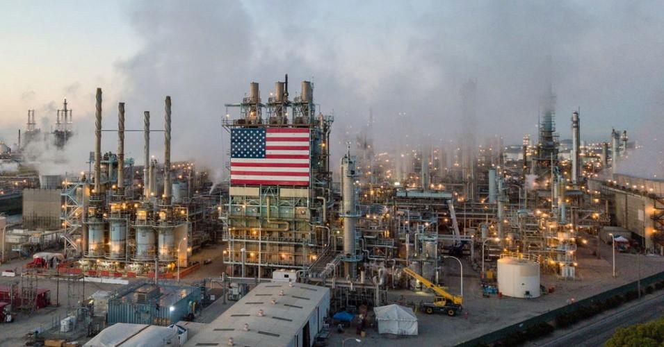 A view of the Marathon Petroleum Corp's Los Angeles Refinery in Carson, California, on April 25, 2020. The price for crude oil plunged into negative territory for the first time in history on April 20 amid the global coronavirus pandemic. (Photo by Robyn Beck / AFP / Getty Images)