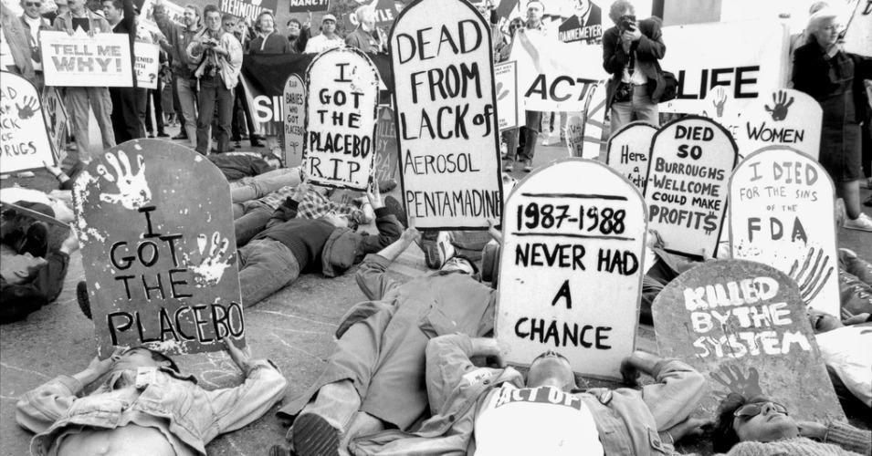 An ACT UP protest outside the FDA headquarters in Rockville, Maryland in 1988. (Photo: Peter Ansin/Getty Images)