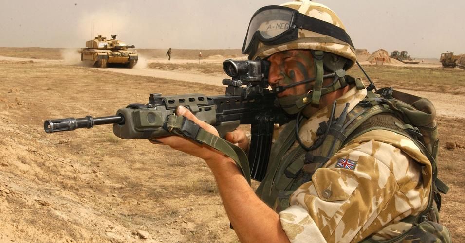 British troops in Kuwait on their way to invade Iraq in March 2003. (Photo: Cpl. Paul Jarvis/Flickr/cc)