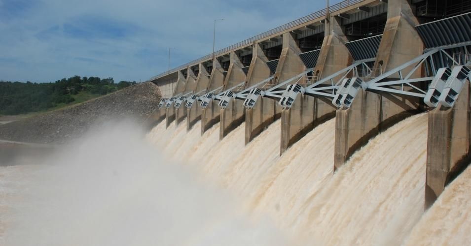 There are 57,000 large dams in the world and more could be on the way. Thus, it is important that GND advocates clarify whether they support building more dams or endorse a moratorium on their construction.(Photo: usacetulsa/flickr/cc)