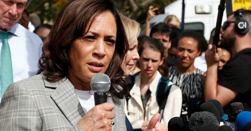 Democratic presidential hopeful Kamala Harris addresses the media about migrant children in front of a detention center in Homestead, Florida on June 28, 2019 (Photo: Rhona Wise / AFP / Getty Images) 