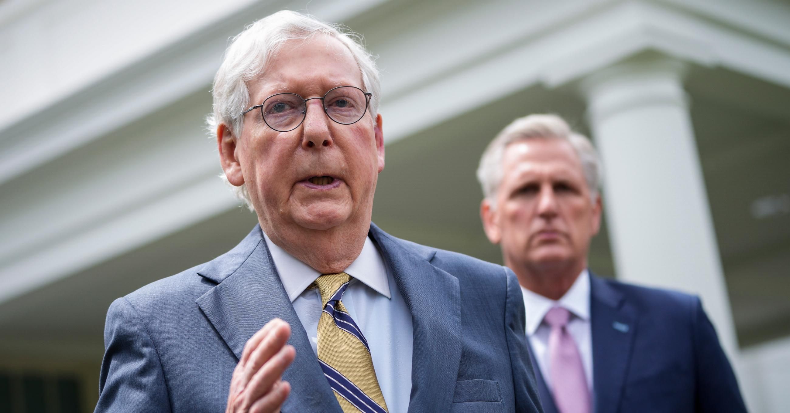 Senate Minority Leader Mitch McConnell (R-Ky.) and House Minority Leader Kevin McCarthy (R-Calif.) address reporters outside the White House