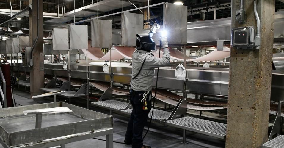A minimum of 20 meatpacking workers have died from the coronavirus and 6,500 have tested positive or been quarantined, according to the United Food and Commercial Workers union. (Photo: Andy Cross/MediaNews Group/The Denver Post via Getty Images)