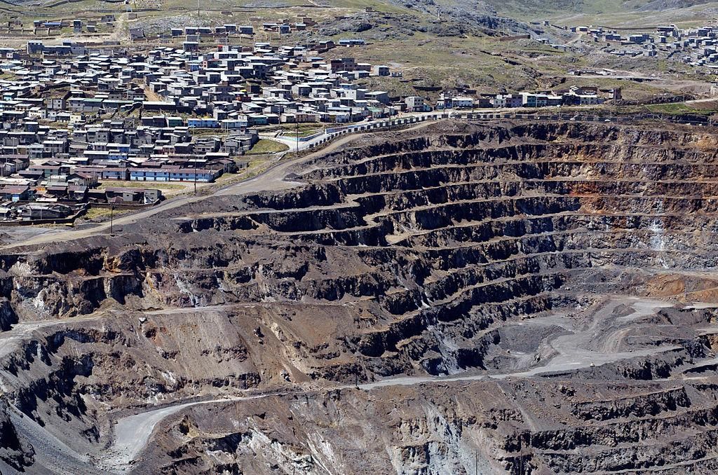 The Volcan Co. strip mine in the city of Cerro de Pasco, Peru more than 300 kilometres east from Lima and 4,380 meters above sea level. (Photo: MARCO GARRO/AFP/Getty Images)