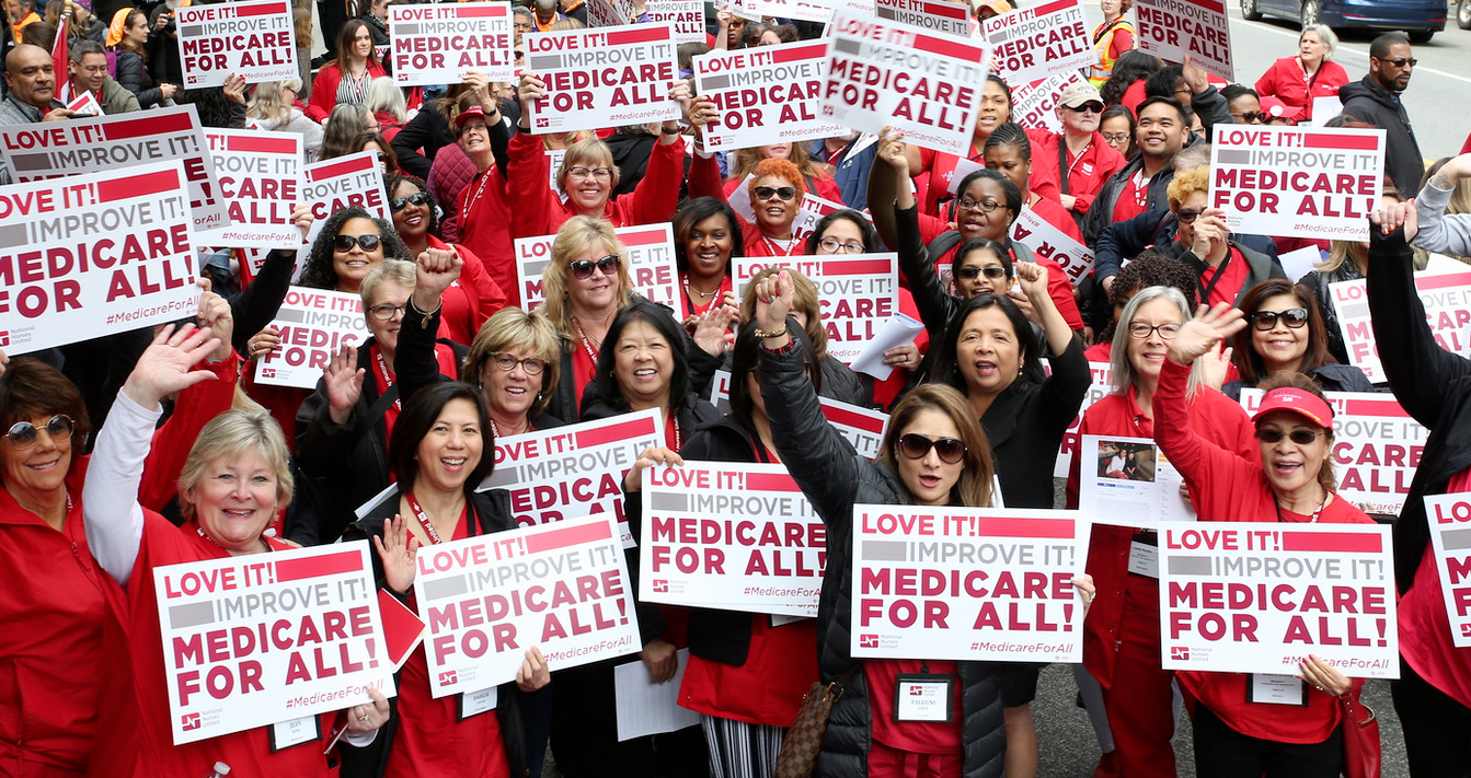 Members of National Nurses United (NNU), along with a broader coalition of pro-Medicare for All organizations rallied outside of the national headquarters of PhRMA in support of Medicare for All on April 29, 2019 in Washington, DC. (Photo: NNU/flickr/cc)