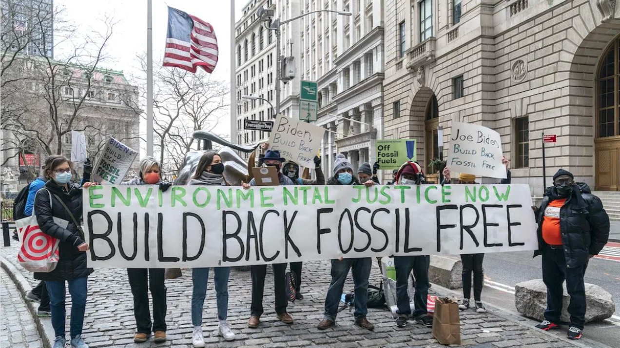  Activists rally on Jan. 19, 2021 in New York City to demand that U.S. President Joe Biden take immediate executive action to "Build Back Fossil Free." (Photo: Lev Radin / Pacific Press / LightRocket via Getty Images)