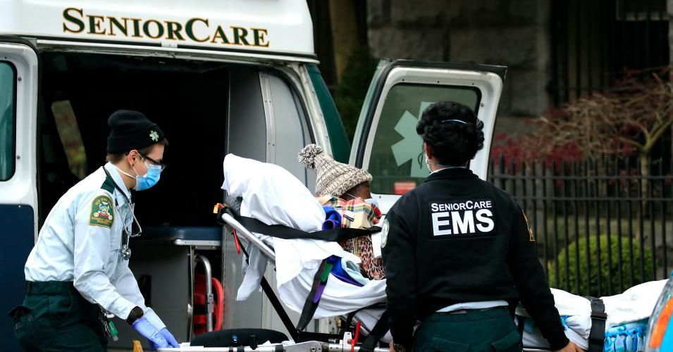 Emergency Medical Service workers unload a patient out of their ambulance at the Cobble Hill Health Center on April 18, 2020 in the Cobble Hill neighborhood of the Brooklyn borough of New York City. (Photo: Justin Heiman/Getty Images)