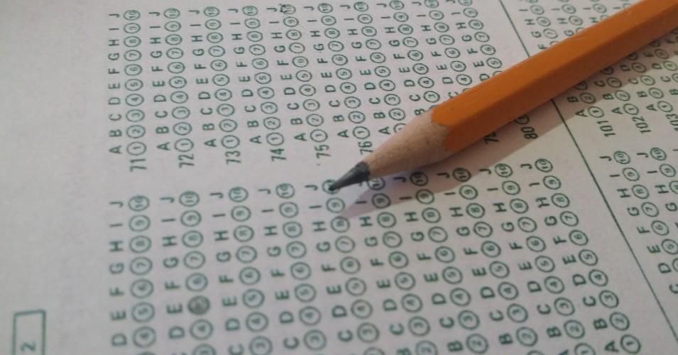 Individual students taking standardized tests in completely non-standardized environments would produce incomparable and totally subjective scores. (Photo: Pixabay/cc)