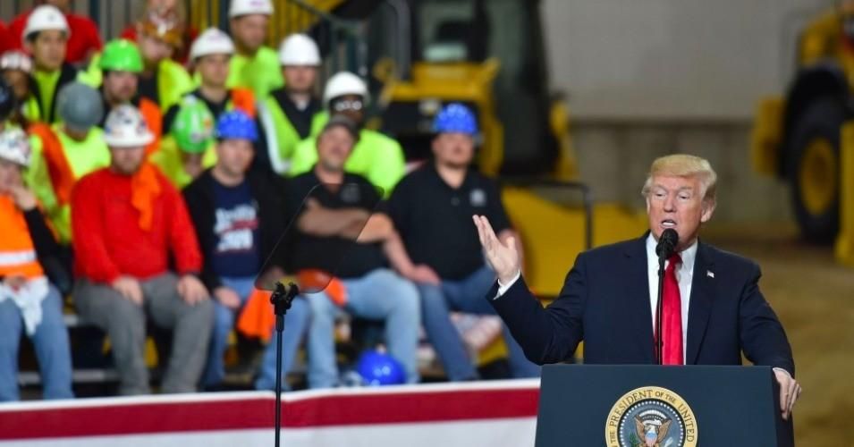 US President Donald Trump speaks on infrastructure development at the Richfield Training Site, south of Cleveland, Ohio on March 29, 2018. (Photo: Nicholas Kamm/AFP via Getty Images)