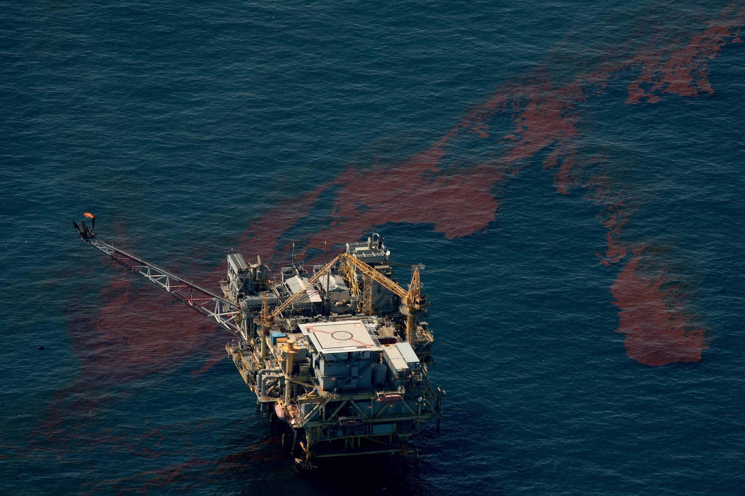 Almost one month after the BP Deepwater Horizon disaster began, oil continued to spread in the Gulf of Mexico on May 17, 2010. (Photo: Carolyn Cole/Los Angeles Times via Getty Images)