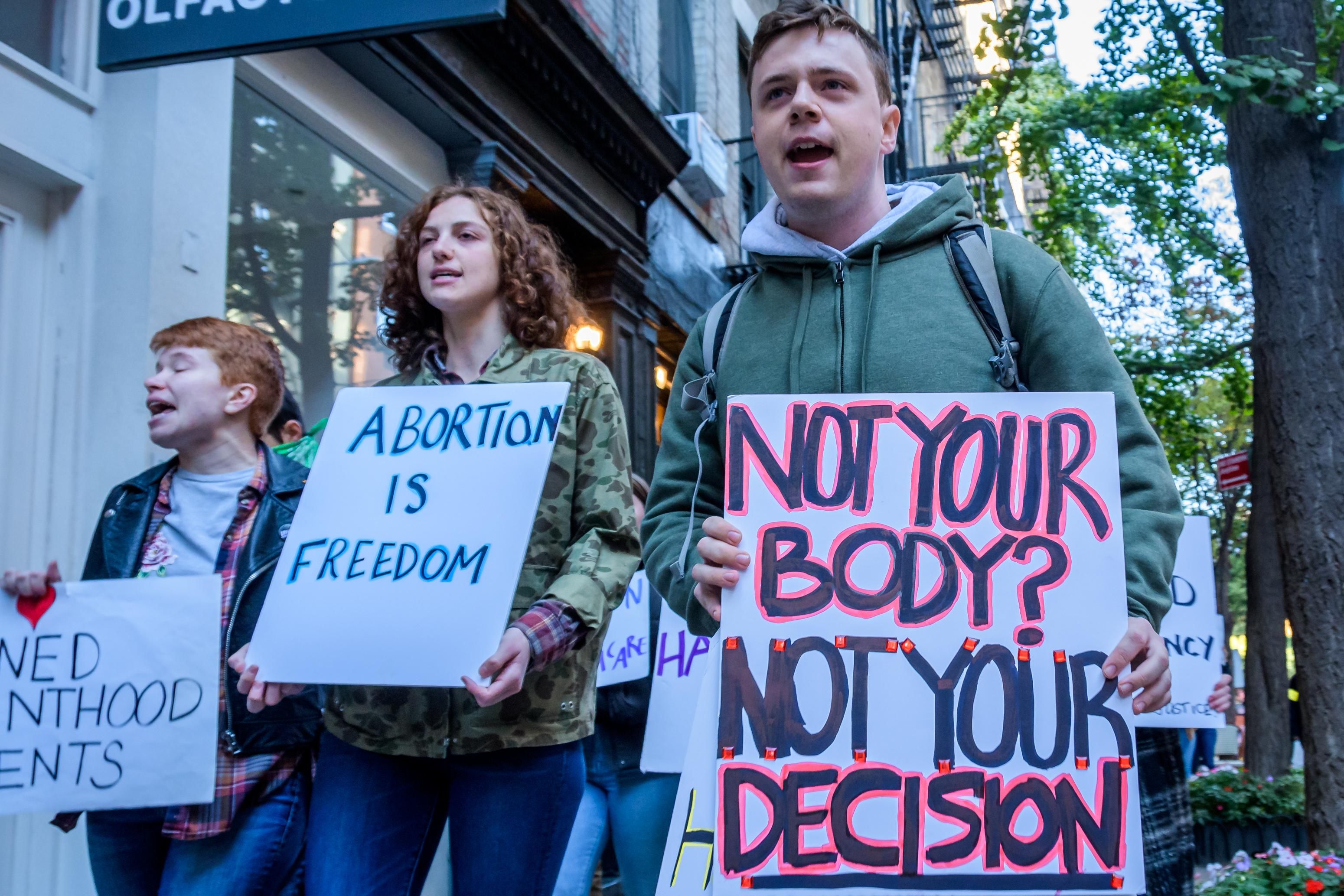 Opinion | With Abortion Under Assault, Time For Pro-Choice Men To Break ...