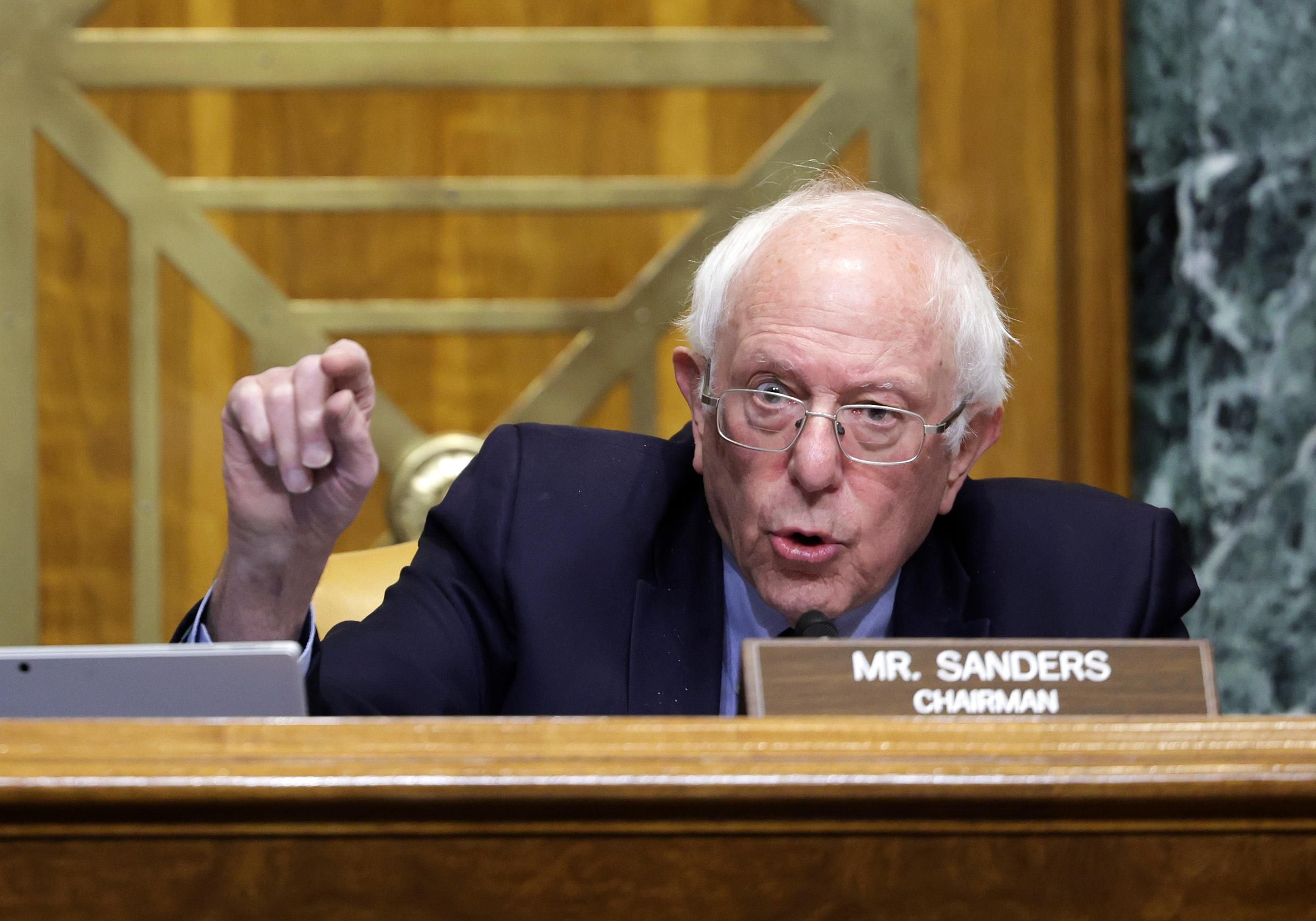 Sanders Hails Growing Union Movement as Threat to ‘Oligarchy and