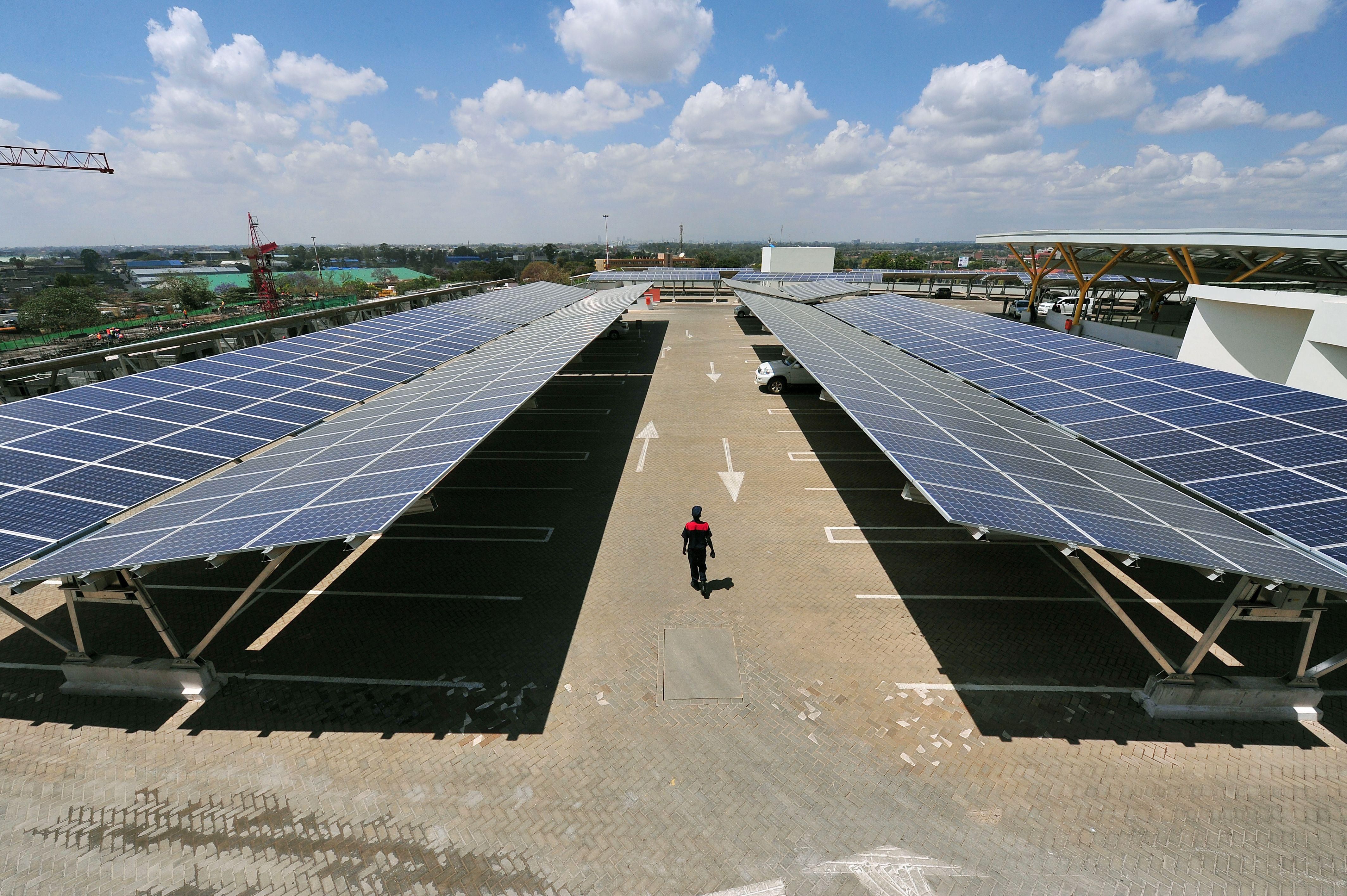 Kenyan President Says 'Wind and Solar Energy Can Power the Development of Africa'