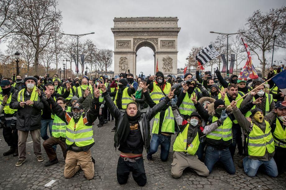 The Yellow Vests Rise Up Against the Elites and Neoliberal Austerity